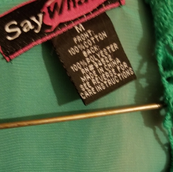 Green lace crop top w/ open back - Picture 2 of 3